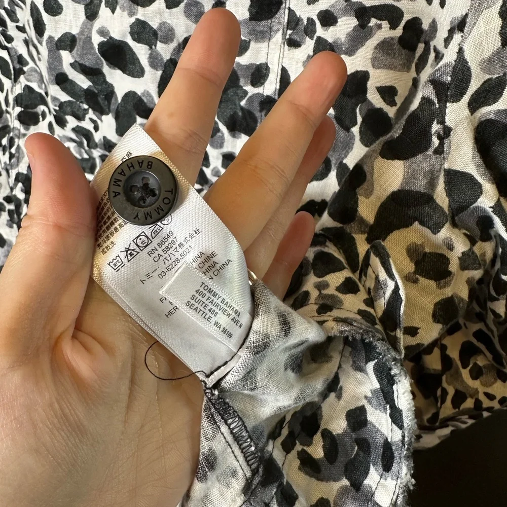 Tommy Bahama | Black and White Animal Patterned Linen Jacket | Large - Picture 8 of 8